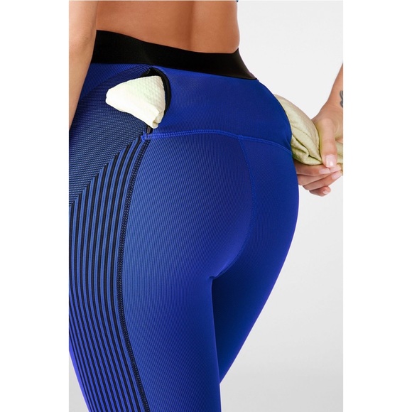 Fabletics Ultra High-Waisted Seamless Leggings - Picture 6 of 6